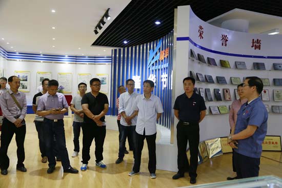 遂平县考察团到隆华考察交流非公党建工作