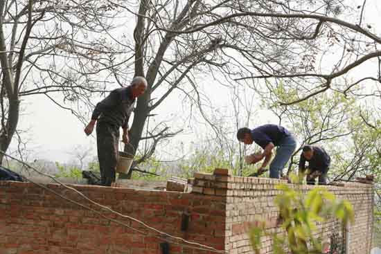 担责远行，隆华党委扶贫挺进实施阶段